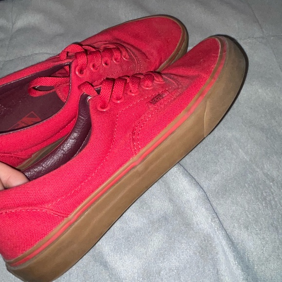 Red vans with gummy sole - Picture 3 of 4